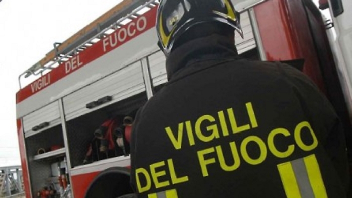 Incendiata l'autovettura di un insegnante
