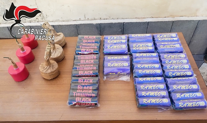 Fuochi d'artificio illegali a Scicli: due denunciati