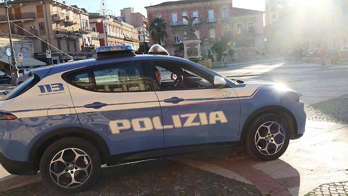 Vittoria, cede hashish a un minore: arrestato