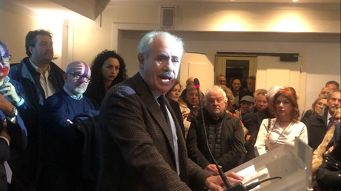 Lombardo: &laquo;Non vado pi&ugrave; da Schifani per non litigare&raquo;. Rimpasto: &laquo;Ecco la formula&raquo;