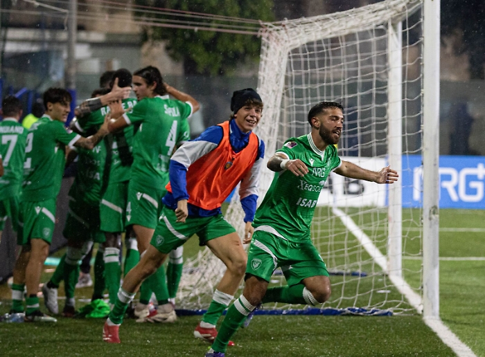 Doppietta di Contini e il Siracusa d&agrave; uno schiaffo ai problemi societari