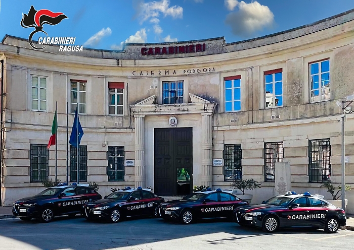 Guida in stato di ebbrezza, detenzione di materiale esplodente e pistola senza tappo rosso in auto: quattro denunce in provincia di Ragusa