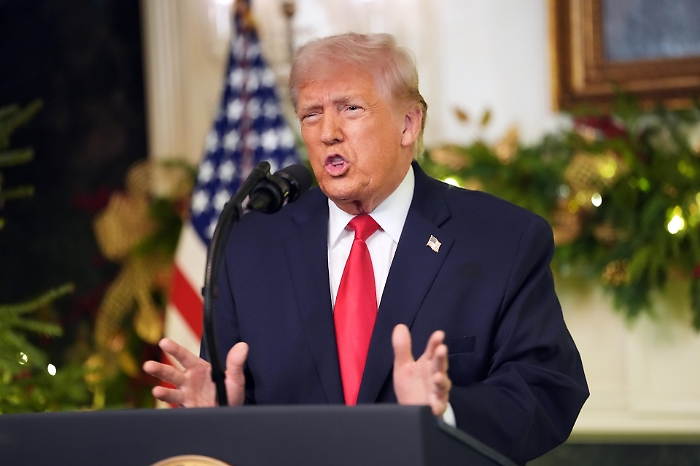 Vertice di Trump con Zelensky, pace in Ucraina vicina: &laquo;Accordo possibile entro due settimane&raquo;. A Mar-a-Lago, progressi su garanzie sicurezza e territori