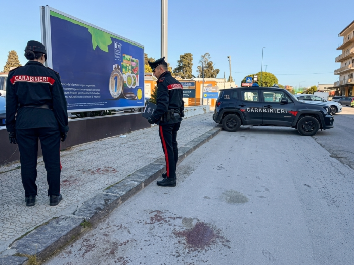 Una coltellata dritto alla gola, 44enne in gravissime condizioni: arrestato un 25enne di Licata