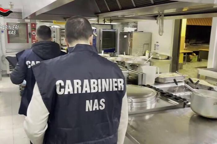 Camastra, il titolare del Vuscenza fa chiarezza: "Il mio ristorante non ha mai chiuso"