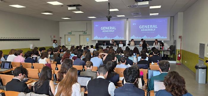 Dalla Sicilia a Torino: l&rsquo;Iis Luigi Russo protagonista alla finale nazionale del Parlamento europeo dei giovani
