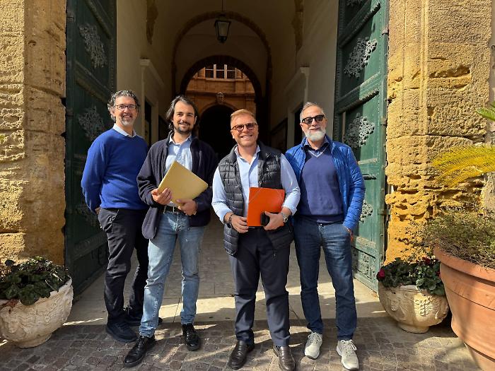 Michele Sodano rompe gli indugi: ecco la lista Controcorrente e la squadra di governo per la citt&agrave;