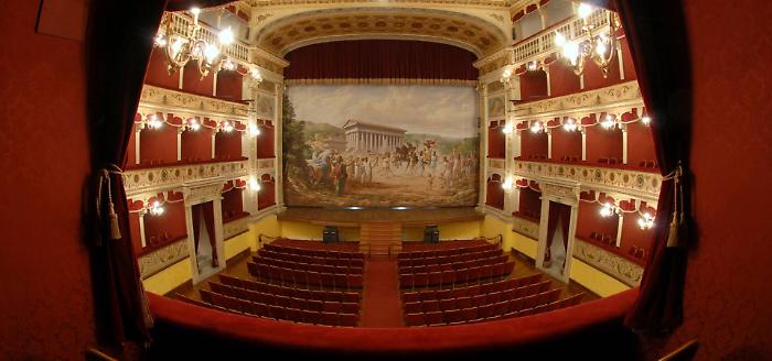 Il sipario cala prima del comizio: niente comizio di Salvini al Teatro Pirandello