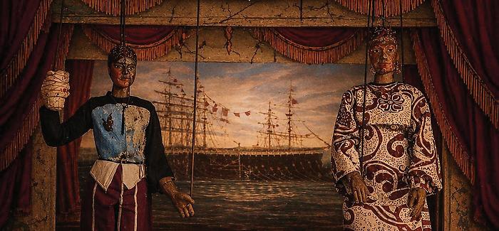 I pupi nati dai relitti di Lampedusa: a teatro la storia del migrante Amhed
