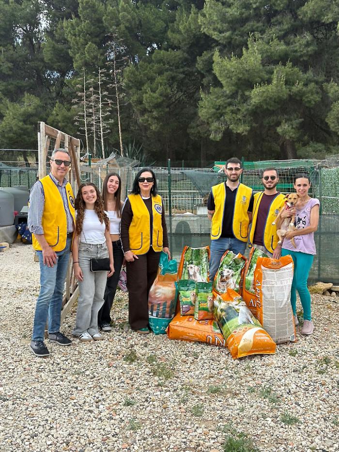 Agrigento, solidariet&agrave; a quattro zampe: il Leo Club Host scende in campo e dona aiuti all'associazione Amico Zampa Cherry