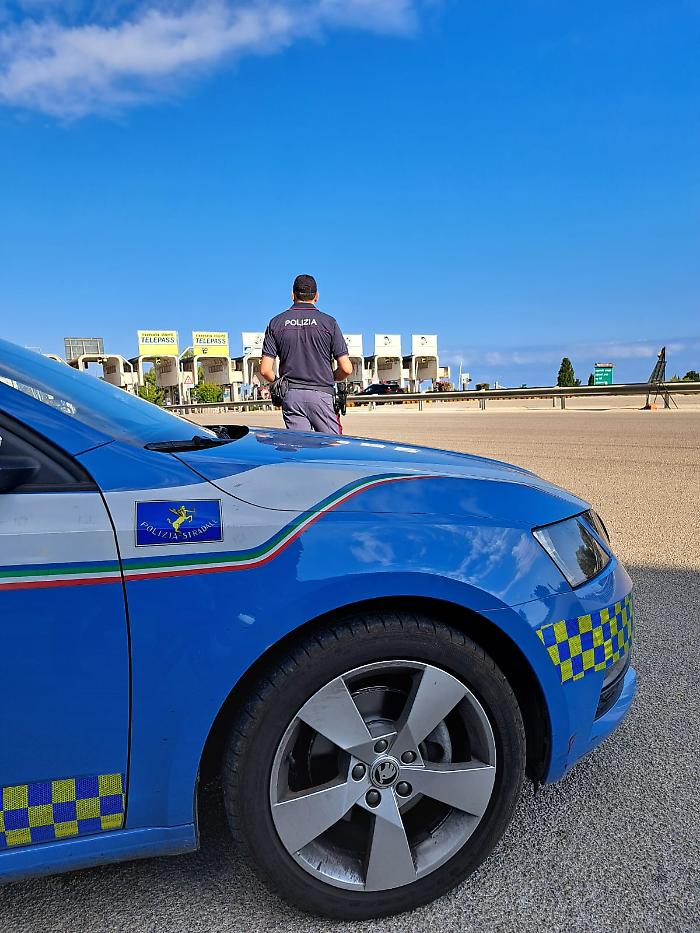 Furti di auto e di rame, arresti della polizia stradale a Buonfornello