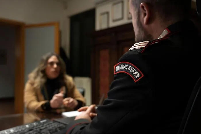 Violenza domestica : violano il divieto di avvicinamento a mogli e genitori, due arresti dei carabinieri