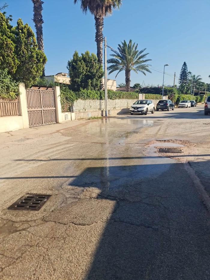 Agrigento, rubinetti a secco e strade allagate: l'assessore comunale attacca il gestore idrico