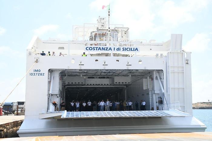 Porto Empedocle, al via il "Costanza I di Sicilia": Schifani inaugura il primo traghetto della Regione