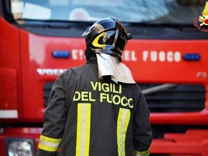 Favara, minicar sparita nel nulla e ritrovata bruciata: caccia ai responsabili
