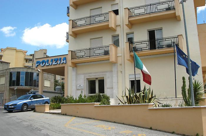 Rapina a mano armata in tabaccheria a Canicatt&igrave;: incastrato dai tatuaggi e arrestato dalla Polizia