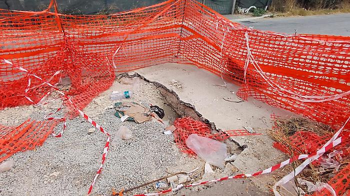 Agrigento, la trappola di via dei Fiumi: scavi abbandonati e cantieri al buio minacciano i cittadini