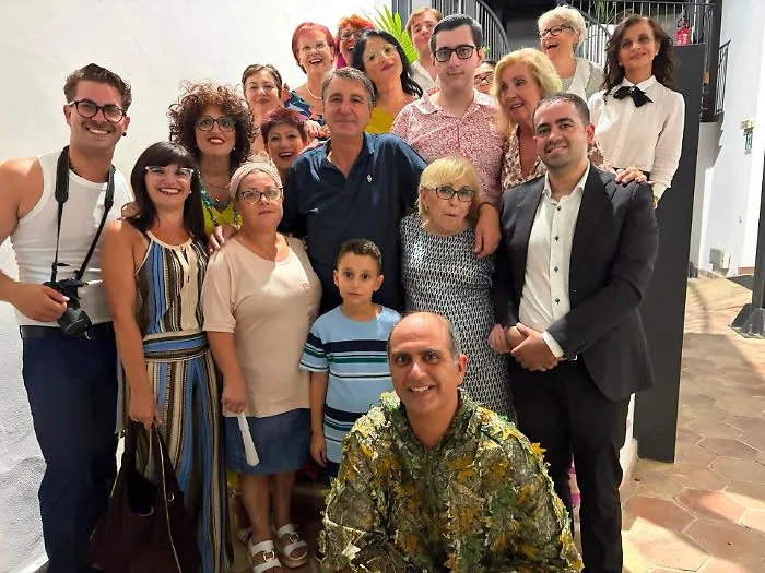 "Ne valeva la pena?": a Siculiana il teatro brillante fa il pieno di applausi e riflette sull'IA