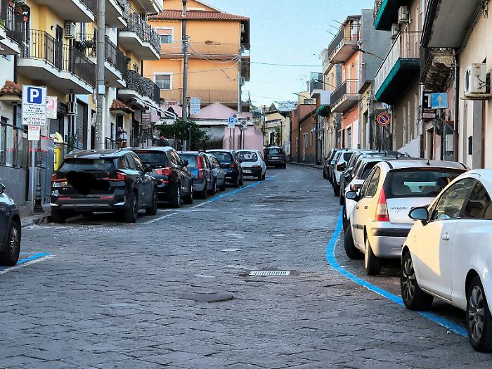 Aci Catena, protesta a S. Nicolò contro le strisce blu