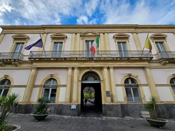 Giarre, pi&ugrave; ore di lavoro per 48 dipendenti comunali