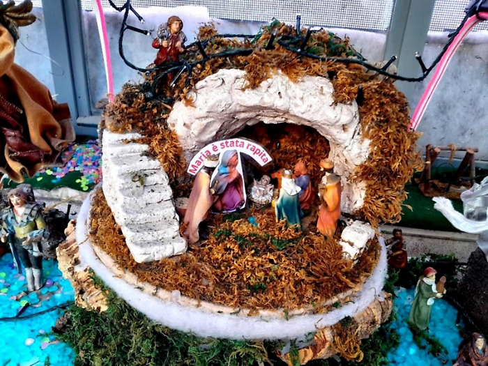 Letojanni: sparisce Maria dal presepe in piazza Orologio