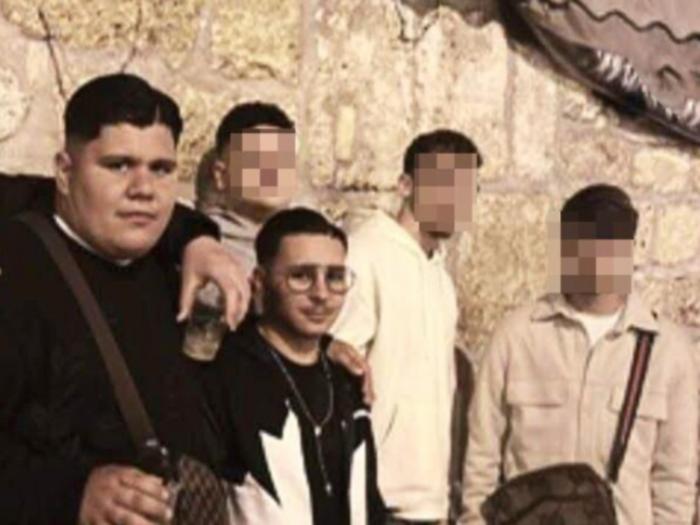 Monreale come il Far West, il pistolero dello Zen: &laquo;Non mirare in aria, spara sulla folla&raquo;