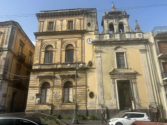 Lavori all&rsquo;Ufficio tecnico di Giarre: 74mila euro per dire addio a infiltrazioni e disagi