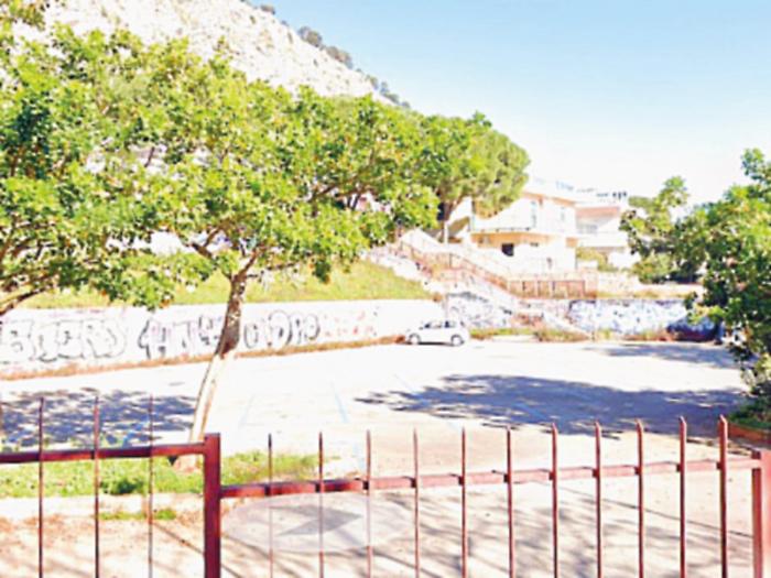 Parcheggio Mongibello, troppi posti vuoti: &laquo;Squilibrio tra costi e utilizzo&raquo;