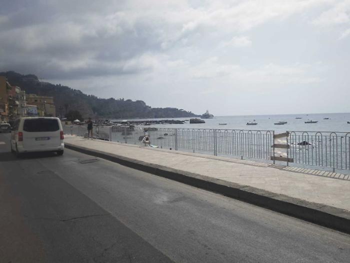 Giardini Naxos, i lavori sul lungomare hanno bisogno di un&rsquo;accelerata