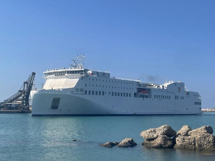 Il &ldquo;Costanza I di Sicilia&rdquo; prende finalmente il largo da Porto Empedocle