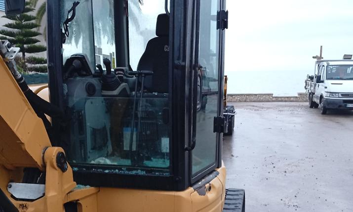 Intimidazione alla 3G Energy di Favara: danneggiati i mezzi nel cantiere di San Leone. La condanna di Open Fiber