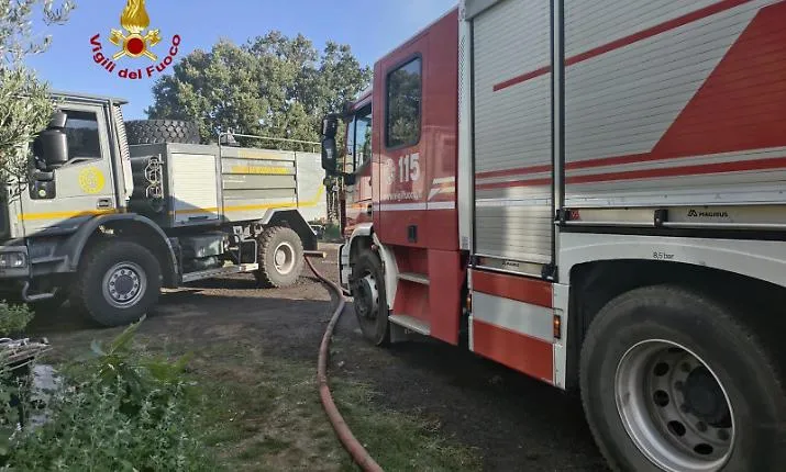 Sciacca nella morsa delle fiamme: fumo tossico a Makauda, sei in ospedale (pure un neonato)